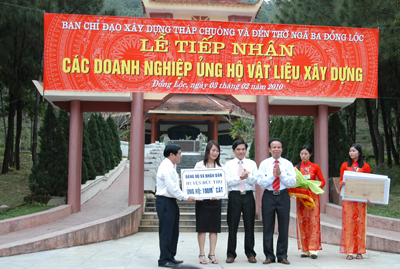 Lễ khánh thành hố bom và tiếp nhận ủng hộ xây dựng tháp chuông Đồng lộc
